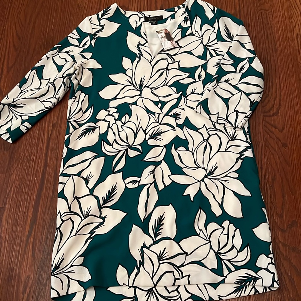 Karen Kane dress. Size M. Brand new